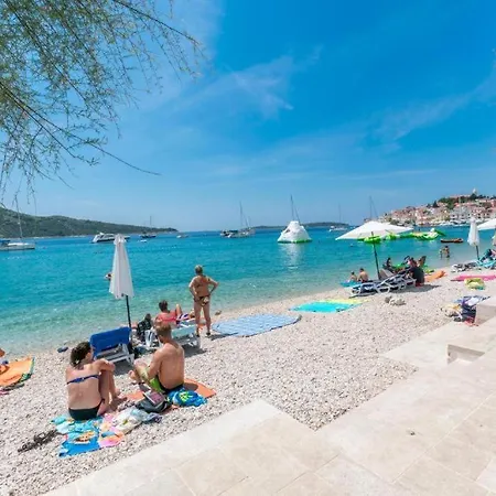 Apartment Sweet Summer *